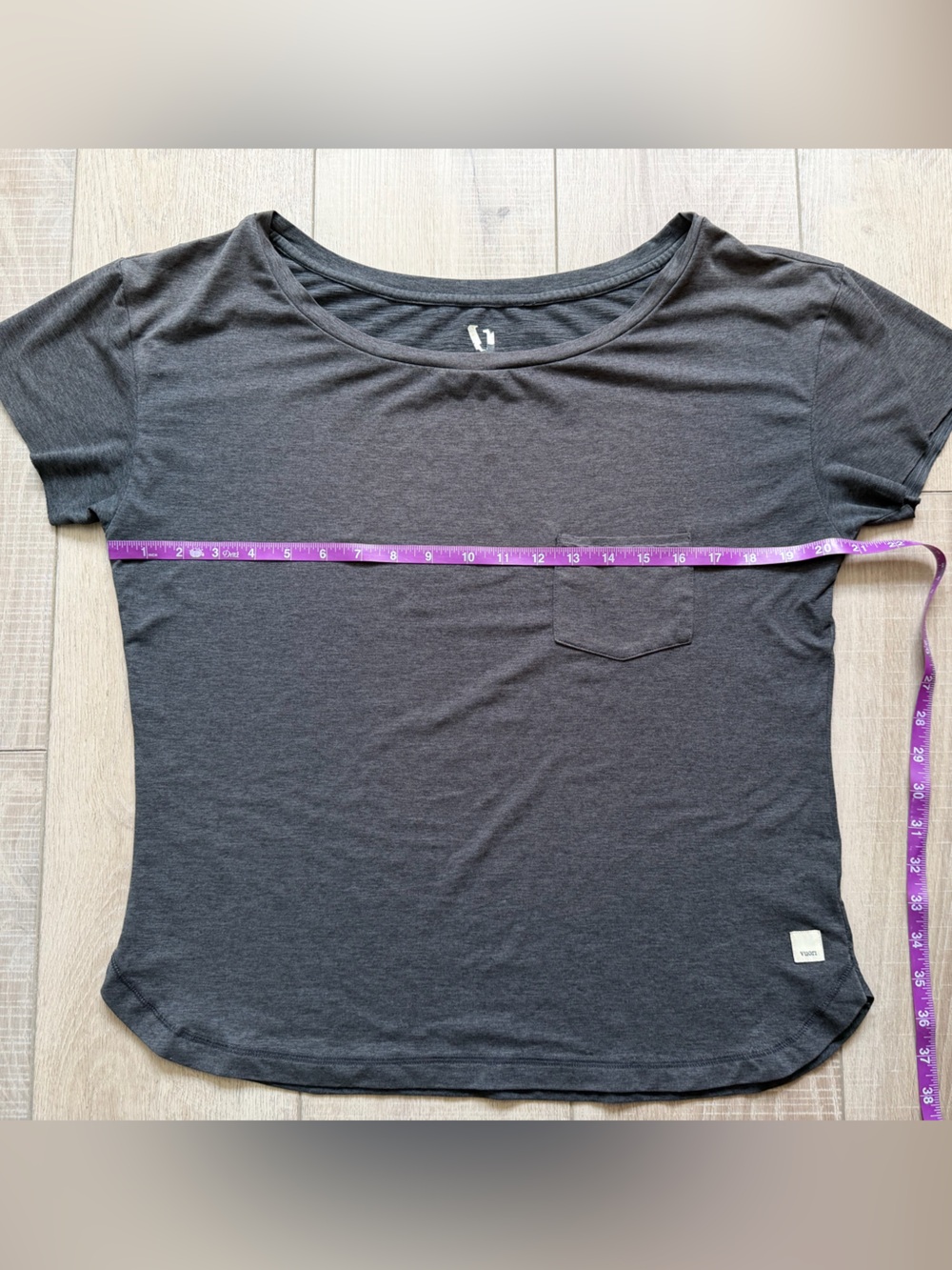 Vuori Women's Short Raw Cut Sleeve Pocket Tee Sz S Charcoal Black Workout Gym - Picture 5 of 7